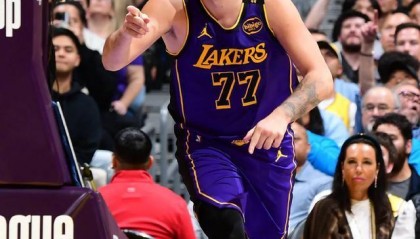 开云体育APP下载-湖人完胜独行侠，伦纳德关键制胜