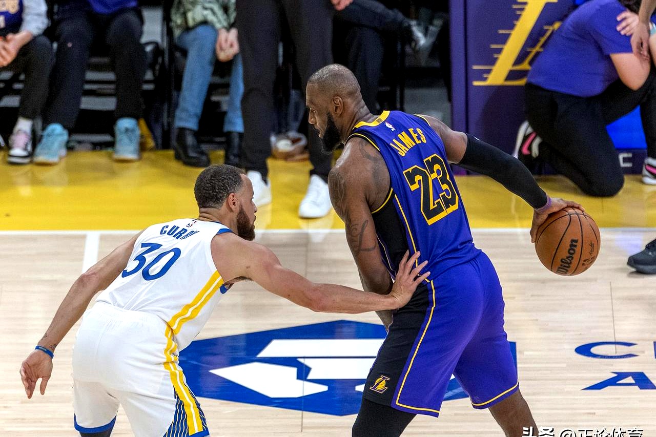 马刺完胜凯尔特人,约基奇扛起全队 马刺完胜凯尔特人,约基奇扛起全队