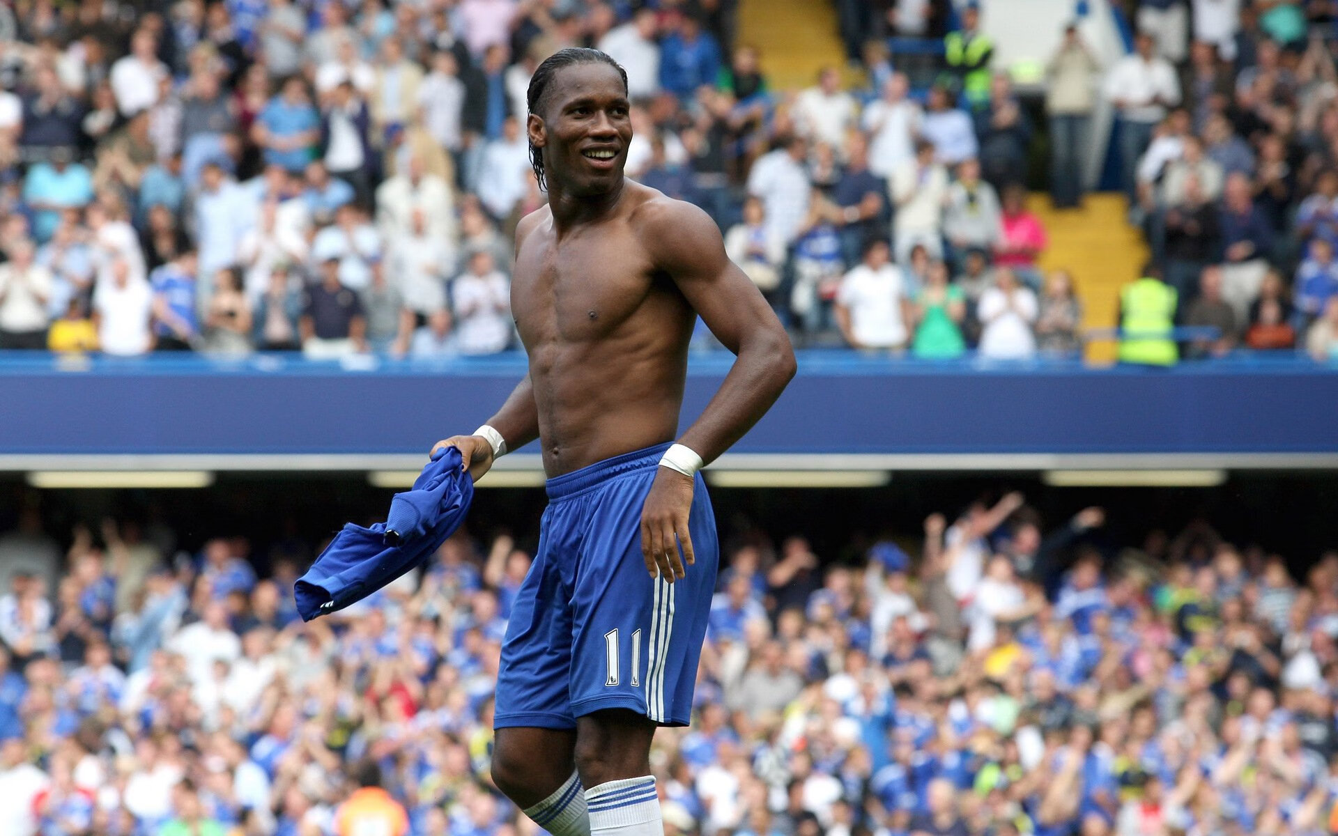 巴拉圭节奏掌控伊拉克，伊萨克如何成为绿茵场上的关键先生