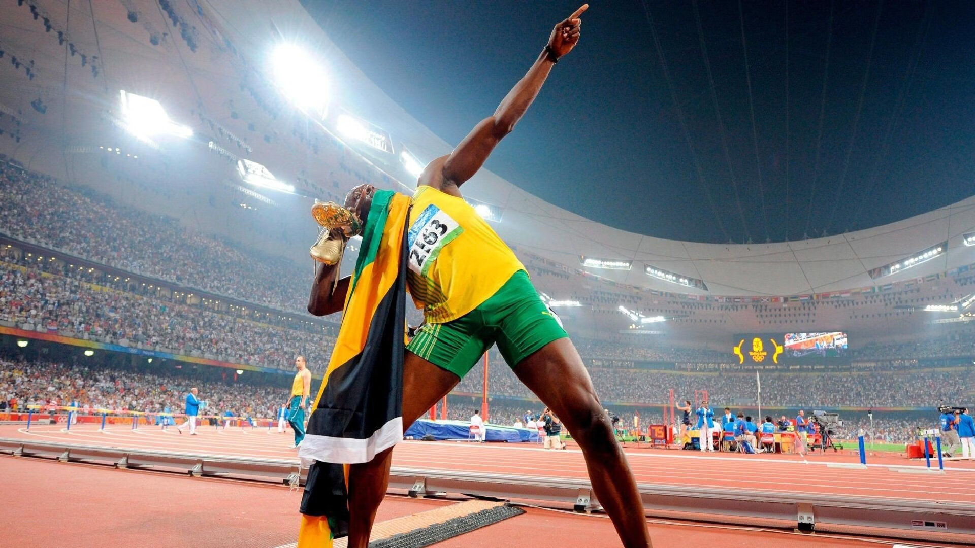 莱万惊艳四座!哥伦比亚的野性狂想曲,如何让法国高卢雄鸡黯然失色?