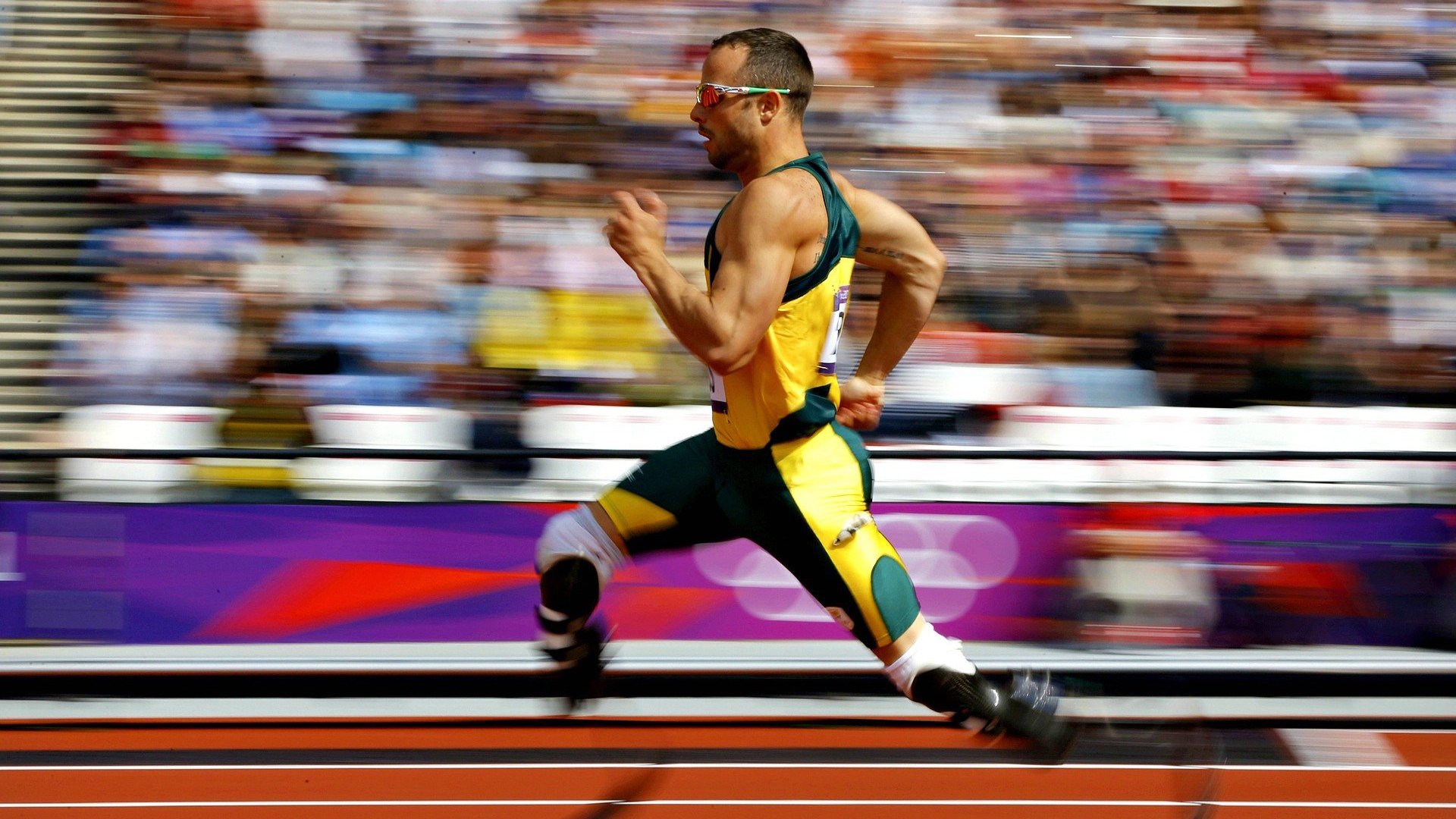 上海队强势晋级,福克斯在F1新赛季揭幕战接管比赛